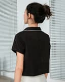 Áo kiểu cổ lá sen phối nút hoa