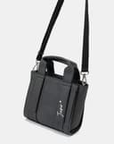 Túi Xách Nhỏ Top Handle Trang Trí Logo Cách Điệu