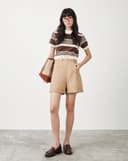 Quần short ống A phối nẹp nút