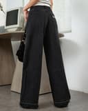 Quần jean lai tua rua túi thêu chữ "Junoclub"